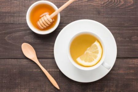 remedies-home-to-clarify-the-voice-honey-and-lemon